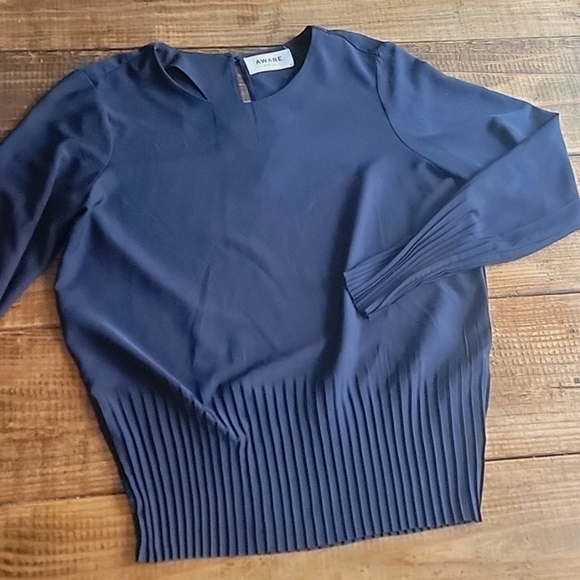 AWARE by Vero Moda Navy blouse pleated long sleeves classic sz M - Picture 1 of 6
